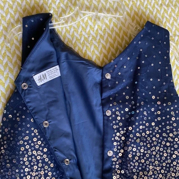 H&M dress - Picture 2 of 3